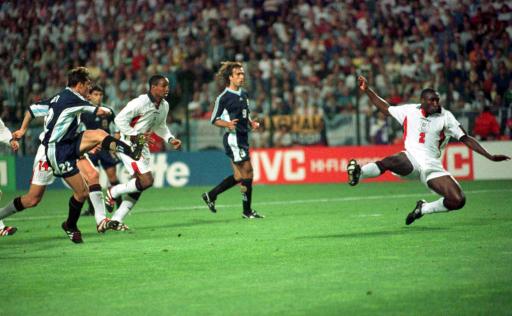 老照片-1998世界杯 萨内蒂的经典任意球破门_