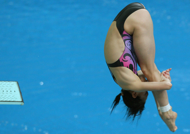 图文-[奥运]女子跳水三米板决赛 郭晶晶空中翻腾