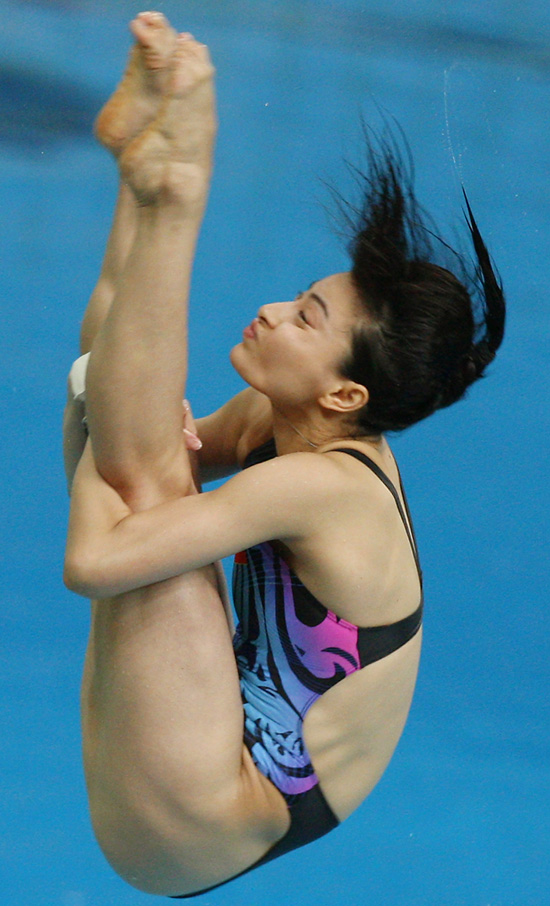 图文-[奥运]女子跳水三米板决赛 郭晶晶和自己比赛