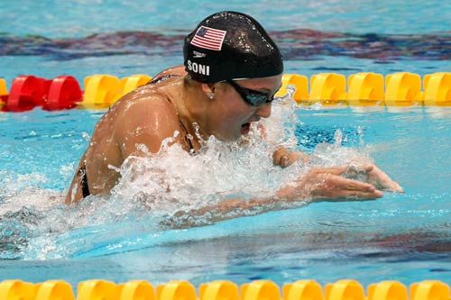 الامريكية سوني تفوز بذهبية سباحة الصدر 200م سيدات مع تسجيل رقم عالمى 