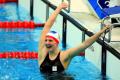 图文-女子800米自由泳决赛 阿德灵顿开心舞蹈