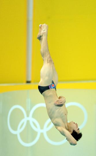 图文-奥运男子3米跳板决赛赛况 精彩的表演