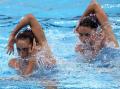 图文-花样游泳女子双人决赛 亚军选手的个性表演