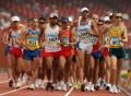 图文-田径男子20公里竞走决赛 中国选手第一集团