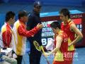图文-北京奥运会羽毛球混双八强  听教练教路