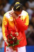 图文-奥运羽毛球女子单打决赛 张宁冠军之泪