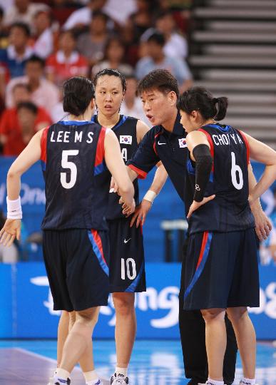 图文-[奥运会]韩国女篮68-62巴西 韩国女篮叫暂停