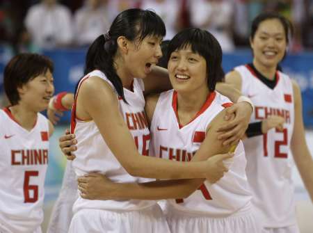 图文-中国女篮77-62白俄罗斯 成功杀入四强