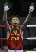 图文-拳击57公斤级60公斤级比赛 胡清庆祝胜利