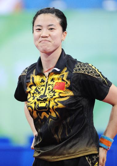 图文-乒乓球女单第三轮赛况 王楠轻松晋级露微笑