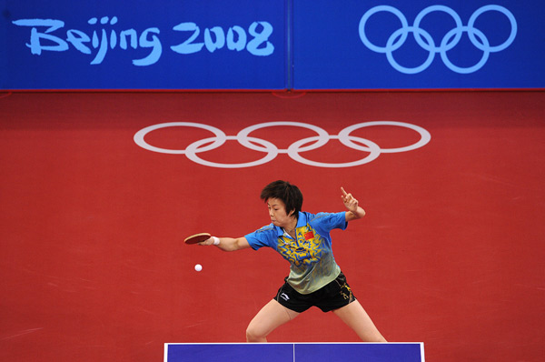 图文-[奥运]女子乒乓球决赛 张怡宁打的出神入化