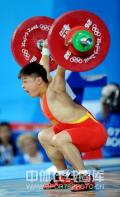 图文-男举56公斤级龙清泉夺冠 龙清泉拼力起身