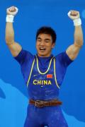 图文-举重男子69公斤级比赛 廖辉夺冠一脸笑容