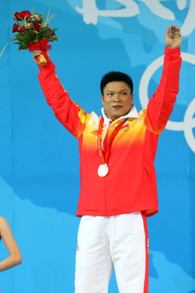 图文-举重77公斤级李宏利摘得银牌 亚军也不错