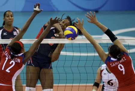 U.S. sails to women's volleyball final in 24 years