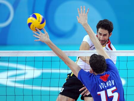 Photo: Russia beats Germany 3-2 in men's volleyball group match