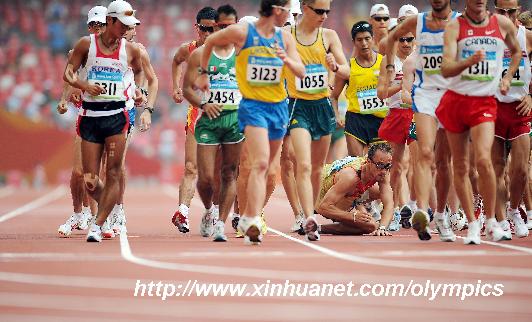 Photo: Beijing Olympic men's 50km walk underway 