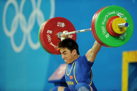 El chino Liao Hui se proclama campeón en levantamiento de pesas de 69 kilos 
