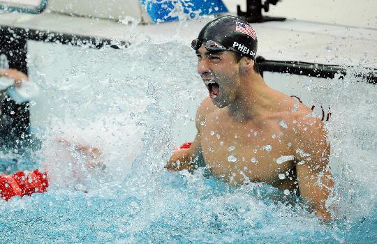 Phelps gana medalla de oro en 100 metros mariposa en Beijing 