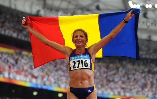 Rumana gana oro de maratón femenino 