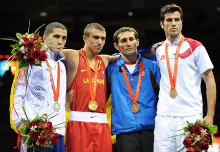 Boxe - 57kg (H) : L'Ukrainien Djelkhir sonné