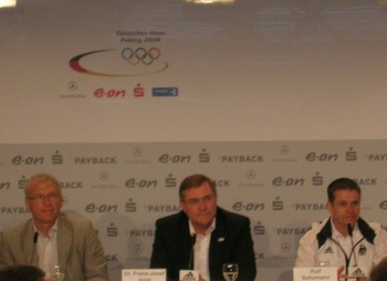 Deutscher Verteidigungsminister bezeichnete die Olympischen Spiele in Beijing als eindrucksvoll