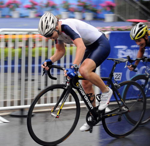 Britische Radrennerin holt im Regen Gold beim Straßenradrennen