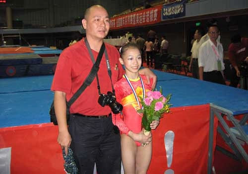 图文-女团冠军杨伊琳  杨伊琳和父亲