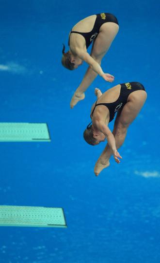 图文-跳水开赛 澳大利亚选手在双人3米跳板决赛中