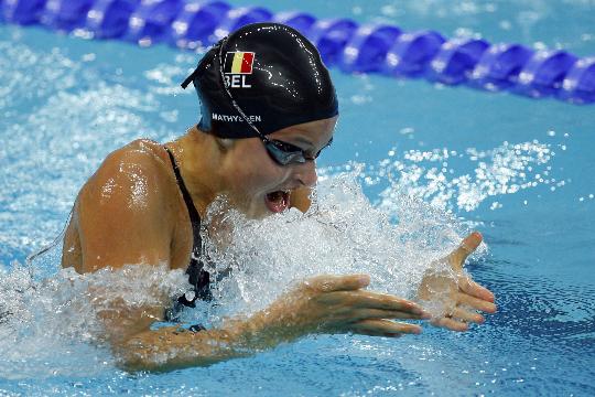 图文-10日女子游泳预赛赛况 马蒂桑在比赛中