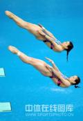 图文-奥运会女子双人3米板决赛 空中姿态高度一致