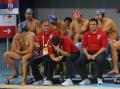 图文-奥运会22日男子水球赛况 替补席失落一片