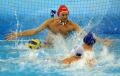 图文-奥运会22日男子水球赛况 射门声东击西