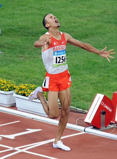 图文-男子1500米巴林选手夺冠 拉姆仰天大吼庆祝