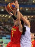 图文-[奥运会]中国女篮67-64西班牙
