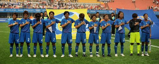 图文-女足日本2-2新西兰 日本女足队员出场仪式