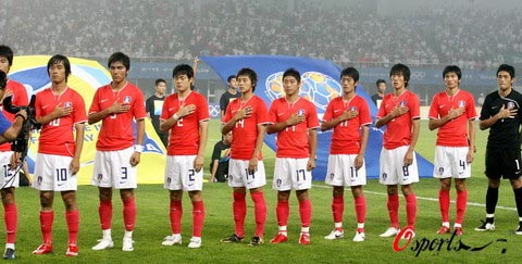 图文-韩国国奥VS喀麦隆国奥 韩国球员进行出场仪式