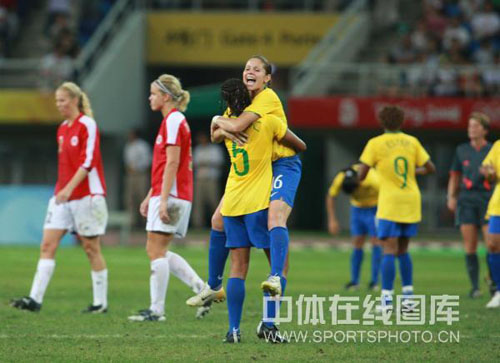 图文-女足1/4决赛巴西2-1挪威 巴西队晋级下轮