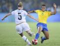 图文-女足决赛美国1-0巴西 两队都拼到最后一刻