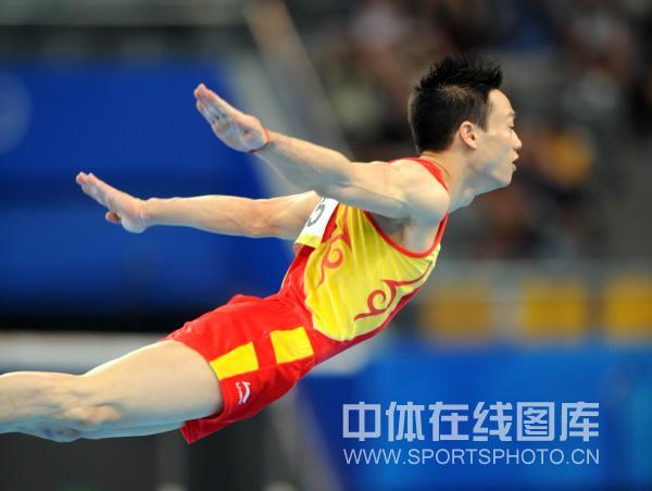 图文-中国体操男团强势冲击冠军全民超人