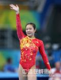 图文-中国体操首夺奥运女团冠军 程菲留下感动泪水