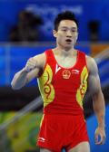 图文-男子个人全能决赛开赛 杨威完成自由体操