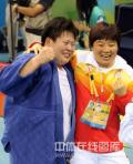 图文-佟文78公斤以上级夺金 紧握双拳庆祝胜利