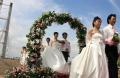 图文-工地婚礼喜迎北京奥运 走进婚姻神圣殿堂