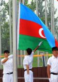 图文-阿塞拜疆奥运代表团升旗仪式 这个姿势很帅