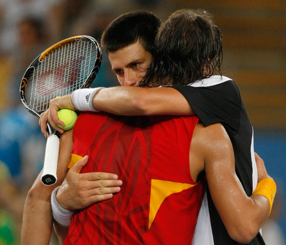 图文-[奥运]网球男单半决赛 纳达尔和小德拥抱