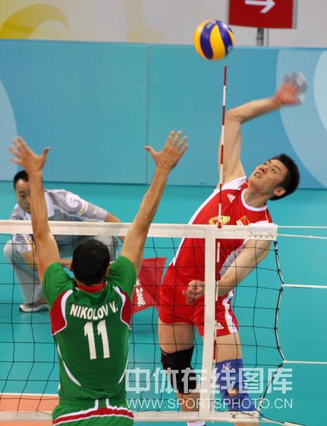 图文-[男排小组赛]中国1-3保加利亚 精彩扣球瞬间