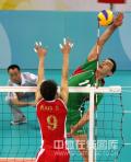 图文-[男排小组赛]中国1-3保加利亚 中国队员防守