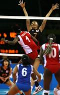 图文-女排预赛日本胜委内瑞拉 日本队员跳的更高