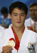 图文-奥运男子柔道60公斤级 崔敏浩严重闪烁着泪花